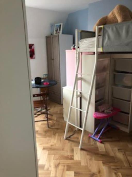 Stay In Maison De Metre In Etterbeek بروكسل المظهر الخارجي الصورة
